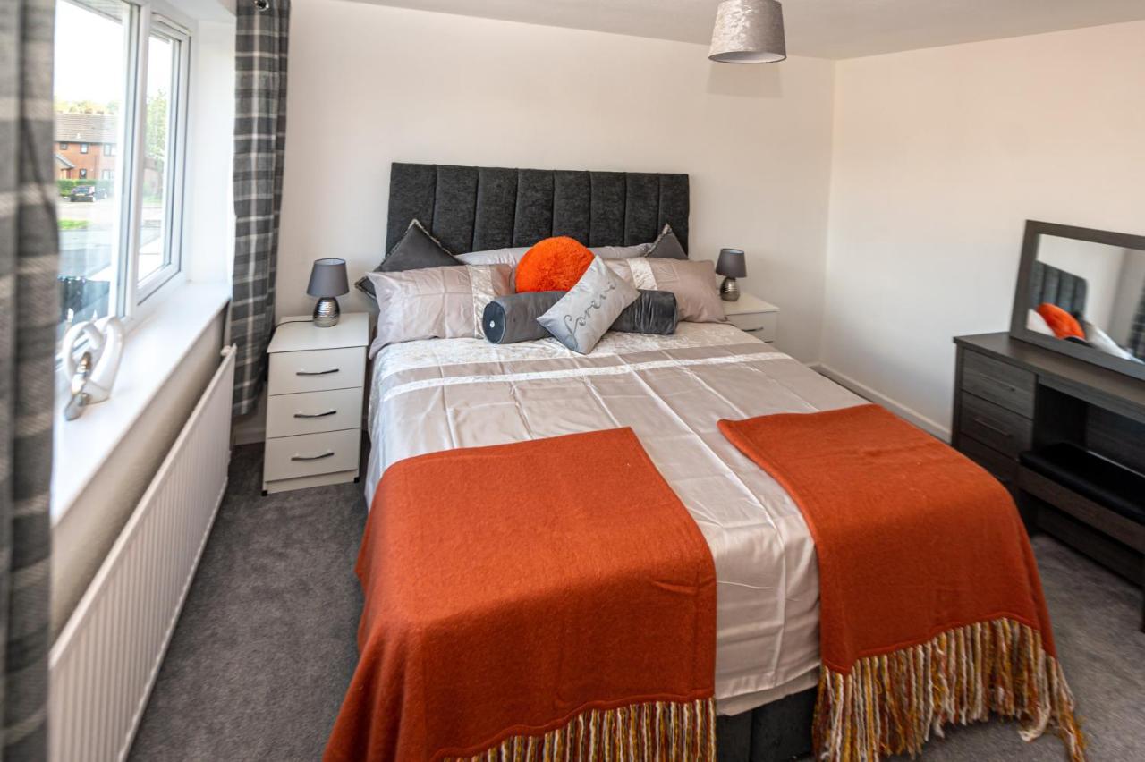 Exceptional Abode, Fast Wifi, Parking, Kingswood