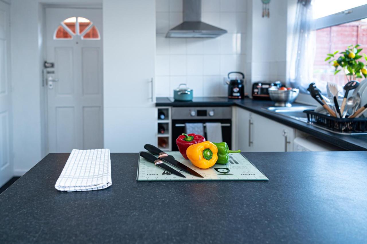 Exceptional Abode, Fast Wifi, Parking, Kingswood Apartamento *